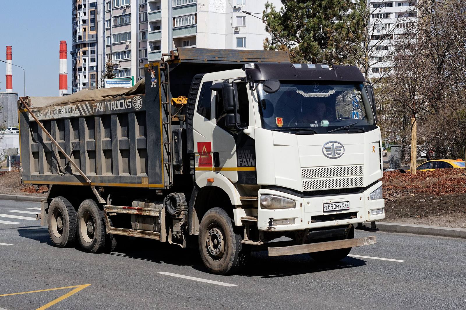 FAW Jiefang benne 8×4 40–50 t